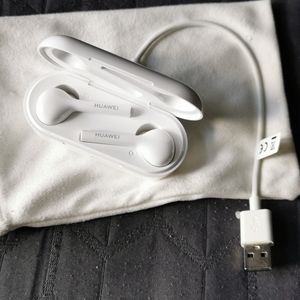Huawei wireless Bluetooth earphones, white